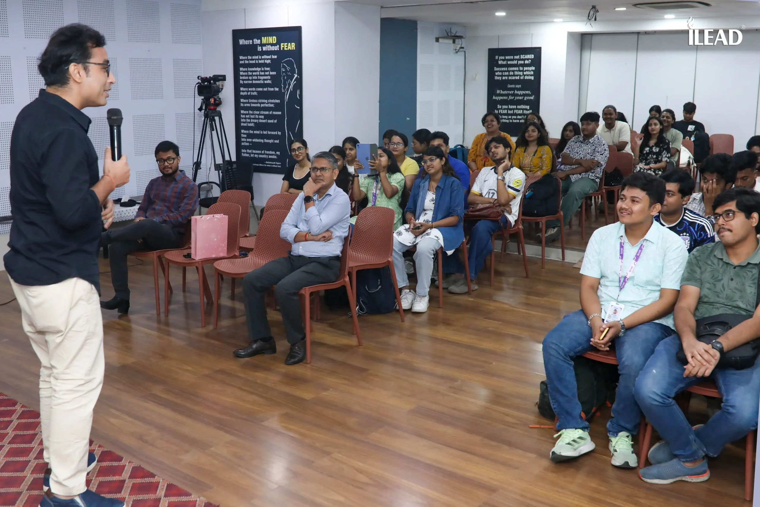 From FM to Digital Platforms: Radio’s Renaissance in the Current Entertainment and Media Space